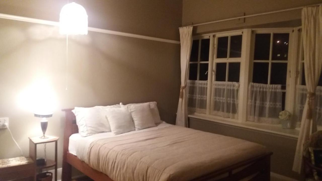 Chimneys B&B Oamaru Eksteriør bilde