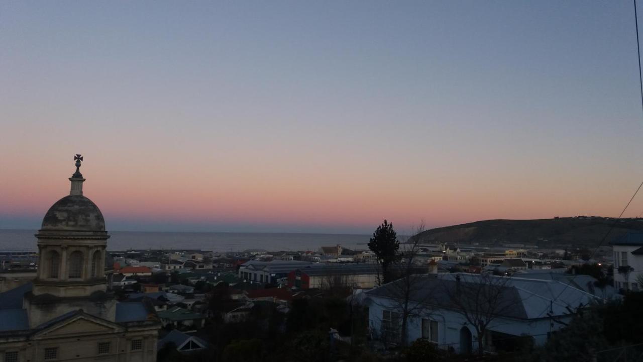 Chimneys B&B Oamaru Eksteriør bilde